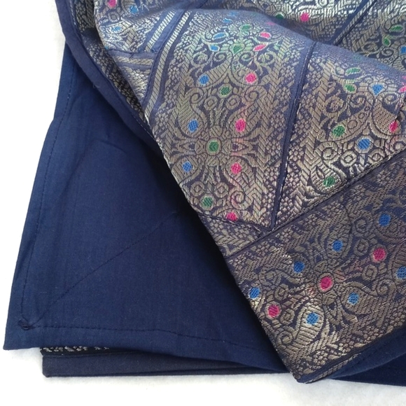 Gorgeous Silk Iridescent Patchwork Bedspread / Coverlet - Picture 2 of 9